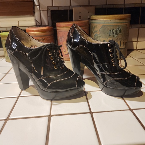 MICHAEL Michael Kors Peep Toe Oxford Black Patent Leather Heels 8.5 - Picture 2 of 12